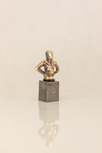 Woman with attributes wine cork 10 cm