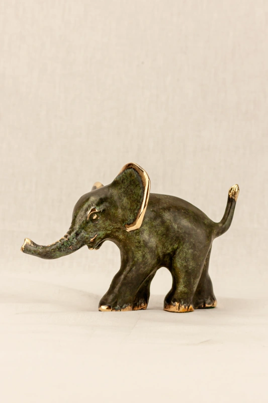 Baby elephant no. 2, 10 cm