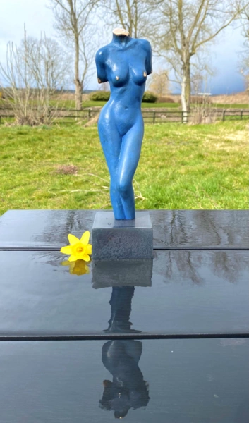 Smuk blå kvinde torso med lange ben 28 cm